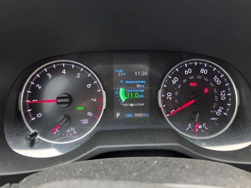 Used 2022 Toyota RAV4 XLE AWD/4WD image 10
