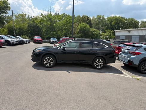 Used 2020 Subaru Outback Limited AWD/4WD image 6