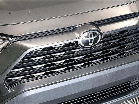 Used 2019 Toyota RAV4 XLE image 30