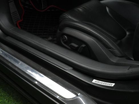Used 2010 Audi R8 V10 AWD/4WD image 28