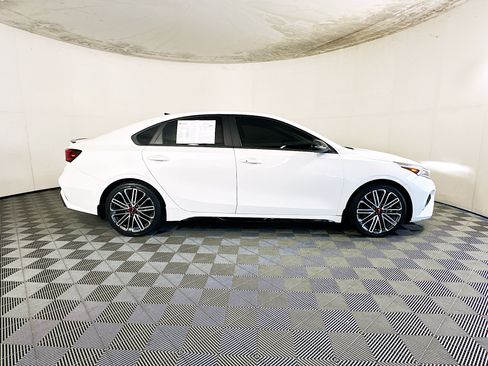 Used 2022 Kia Forte GT FWD image 2