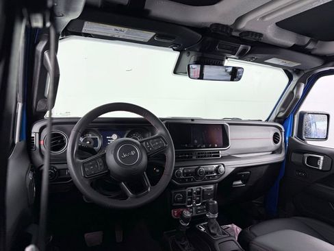 Used 2024 Jeep Gladiator Rubicon image 19
