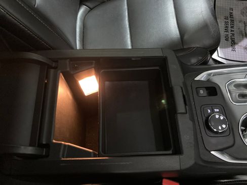 Used 2018 Chevrolet Traverse Premier image 6