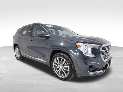 Used 2022 GMC Terrain Denali w/ Denali Premium Package AWD/4WD image 6