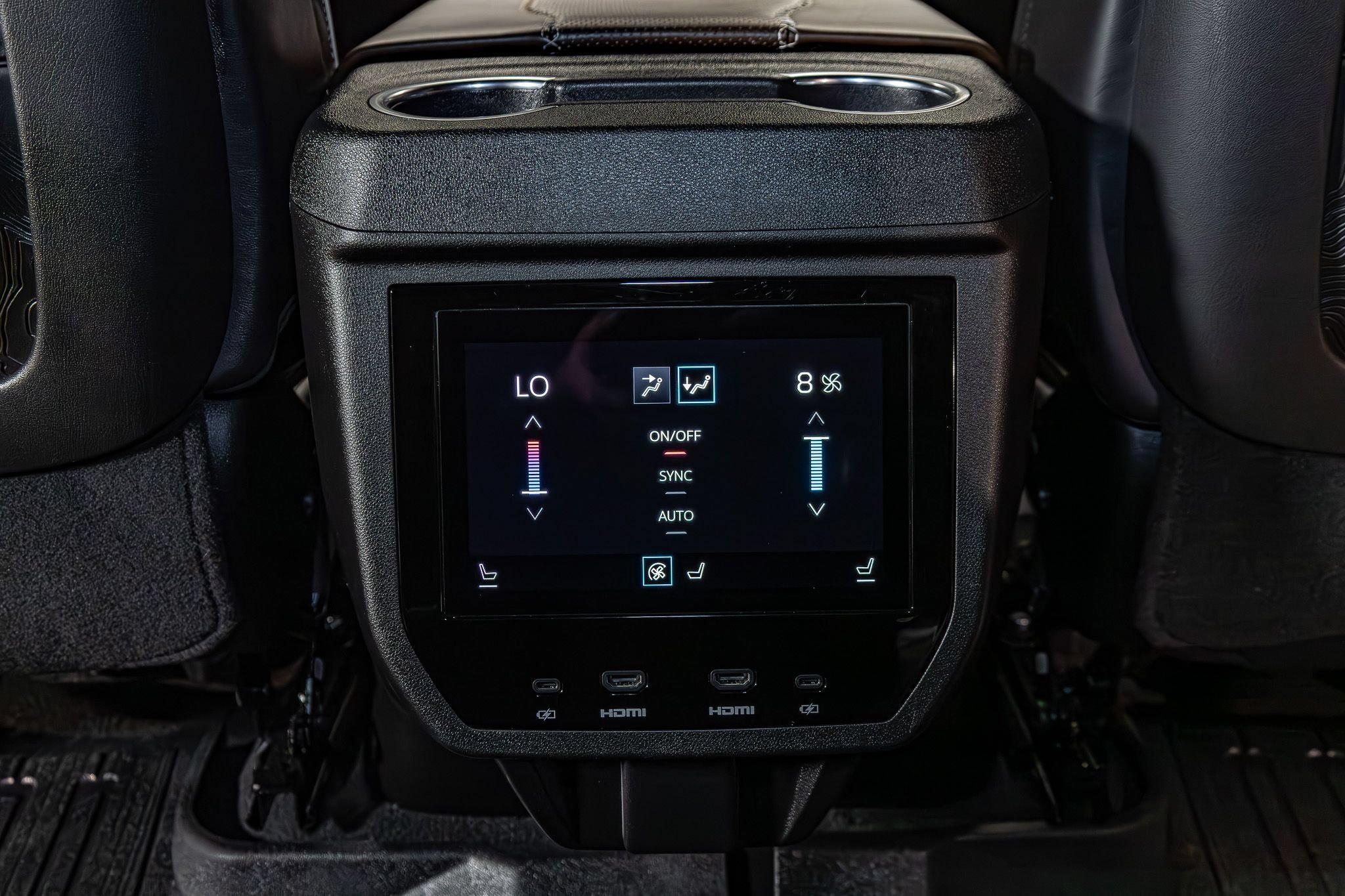 Used 2025 GMC Yukon Denali Ultimate AWD/4WD image 24
