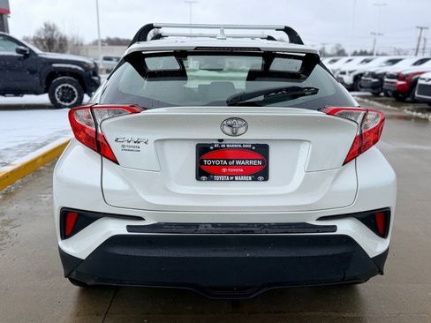 Used 2019 Toyota C-HR XLE image 4