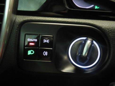 Used 2020 Porsche Cayenne S image 34