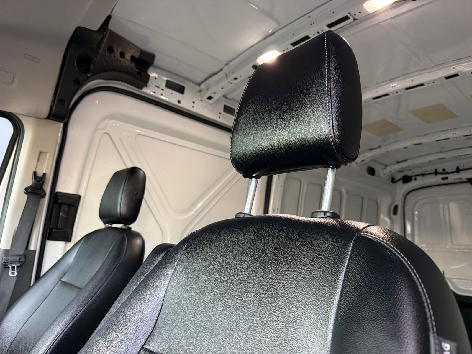 Used 2024 Ford Transit 250 148 Medium Roof RWD image 20