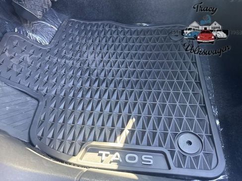 New 2025 Volkswagen Taos SE image 18