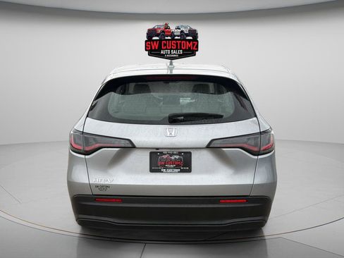 Used 2025 Honda HR-V LX image 6