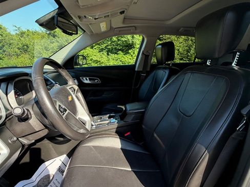 Used 2017 Chevrolet Equinox Premier w/ Enhanced Convenience Package FWD image 15