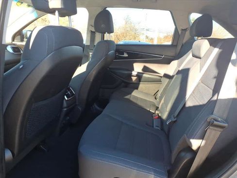 Used 2018 Kia Sorento LX image 13