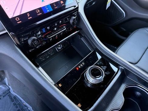 New 2025 Jeep Grand Cherokee L Limited w/ Luxury Tech Group II image 18