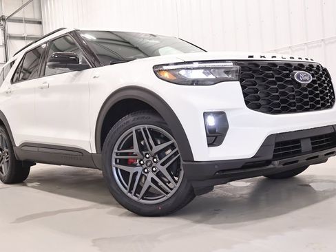 New 2026 Ford Explorer ST-Line image 36