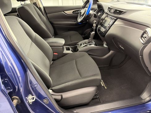 Used 2022 Nissan Rogue Sport S image 25