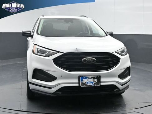 Used 2022 Ford Edge SE w/ Black Appearance Package image 2