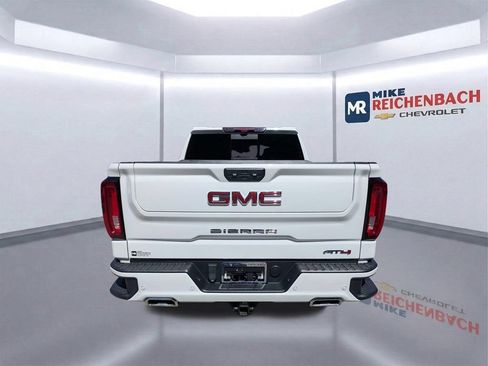 Used 2024 GMC Sierra 1500 AT4 w/ Technology Package AWD/4WD image 5