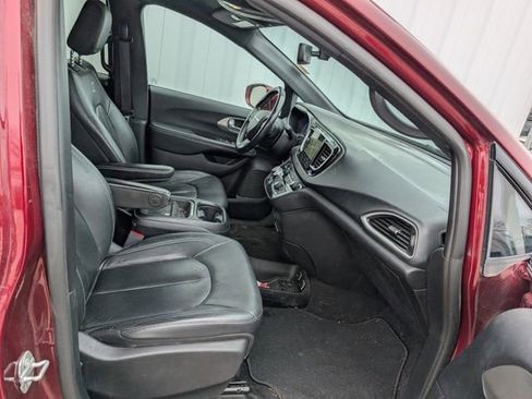 Used 2020 Chrysler Pacifica Touring-L w/ Advanced Safetytec Group AWD/4WD image 21