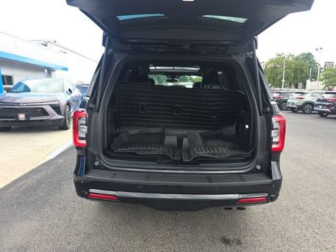 Used 2023 Ford Expedition Limited AWD/4WD image 32