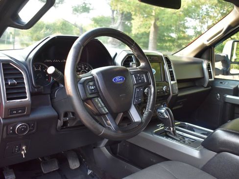 Used 2017 Ford F150 XLT w/ Equipment Group 302A Luxury AWD/4WD image 14