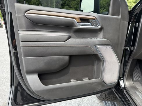 Used 2024 Chevrolet Silverado 2500 High Country w/ Midnight Edition AWD/4WD image 12