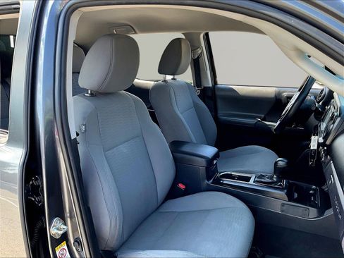 Used 2018 Toyota Tacoma SR w/ SR Convenience Package RWD image 28