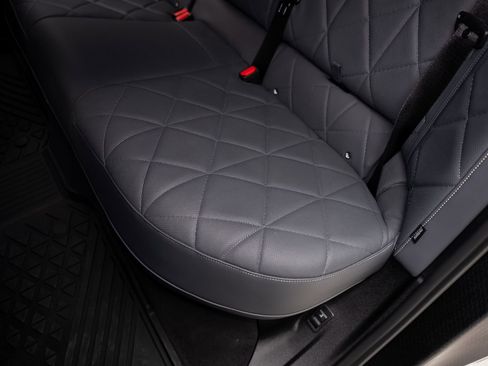 Used 2024 BMW iX xDrive50 w/ Premium Package image 66