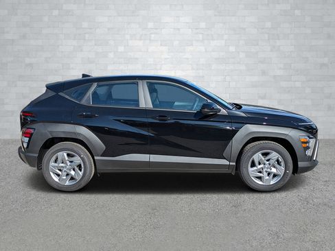 New 2026 Hyundai Kona SE image 4