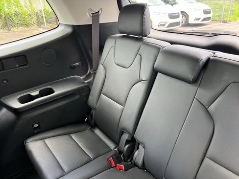 Used 2025 Kia Telluride EX w/ EX Captain's Chair Package FWD image 55