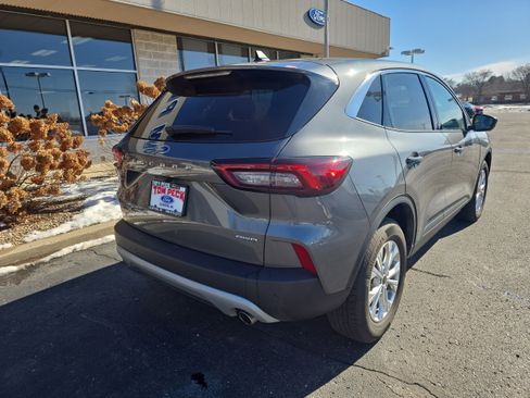 Used 2023 Ford Escape Active w/ Tech Pack #2 AWD/4WD image 2