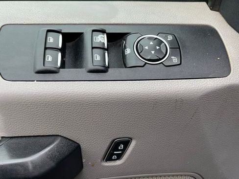 Used 2019 Ford F550 4x4 Crew Cab Super Duty w/ Power Equipment Group image 16