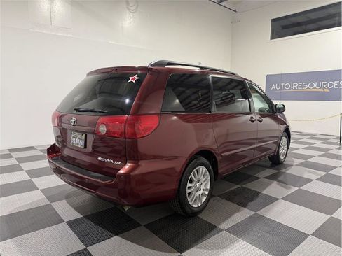 Used 2008 Toyota Sienna XLE image 6