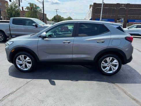 Used 2024 Buick Encore GX Preferred AWD/4WD image 8