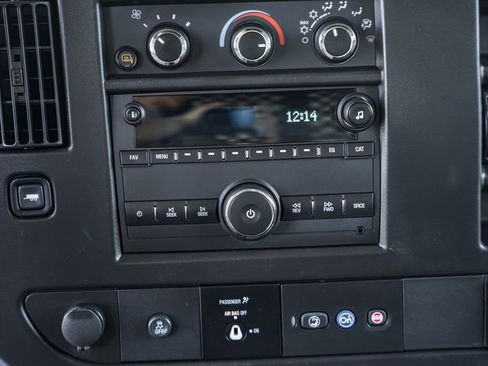 Used 2023 GMC Savana 2500 image 24