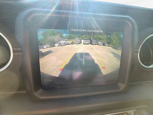 Used 2021 Jeep Wrangler Unlimited Sahara w/ Cold Weather Group AWD/4WD image 25