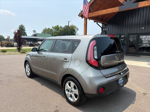 Used 2018 Kia Soul FWD image 6