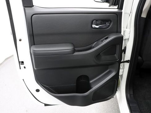 Used 2023 Nissan Frontier SV w/ Technology Package RWD image 30