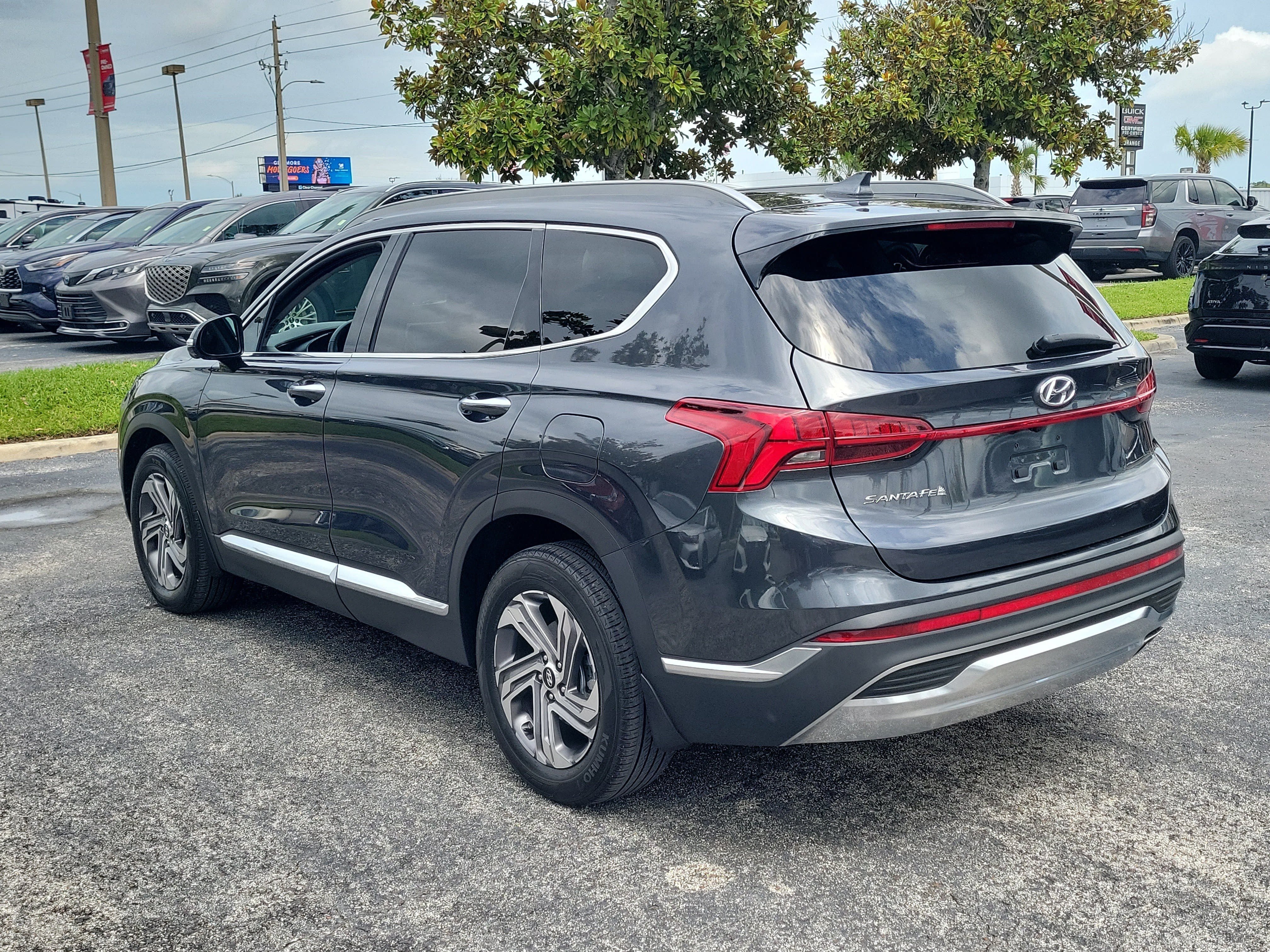 Used 2023 Hyundai Santa Fe SEL w/ Premium Package FWD image 8