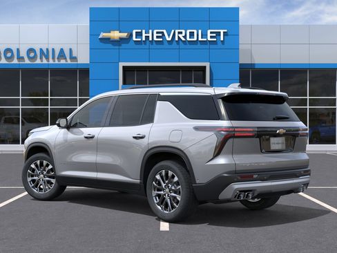 New 2026 Chevrolet Traverse LT w/ Sun and Wheel Package AWD/4WD image 3