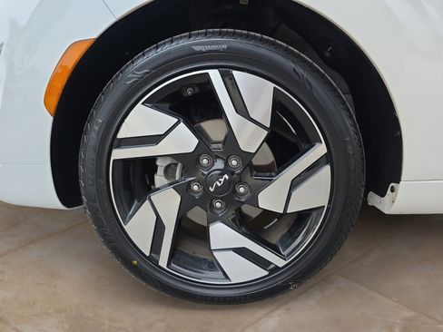 Certified 2023 Kia Soul GT-Line image 29