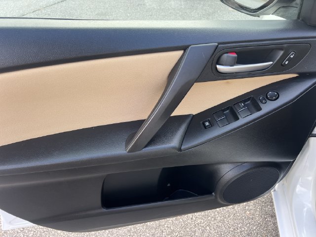 Used 2013 MAZDA MAZDA3 i Touring FWD image 12