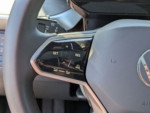 Used 2025 Volkswagen ID. Buzz Pro S Plus image 18