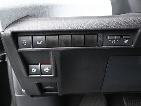 Used 2025 Toyota Sienna XLE image 22