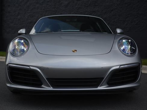Used 2018 Porsche 911 Targa 4S AWD/4WD image 10
