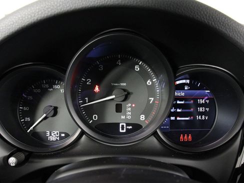 Used 2025 Porsche Macan image 16