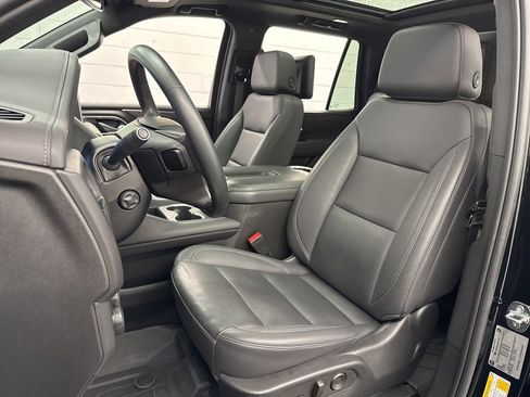 Used 2023 Chevrolet Tahoe Z71 w/ Luxury Package image 18