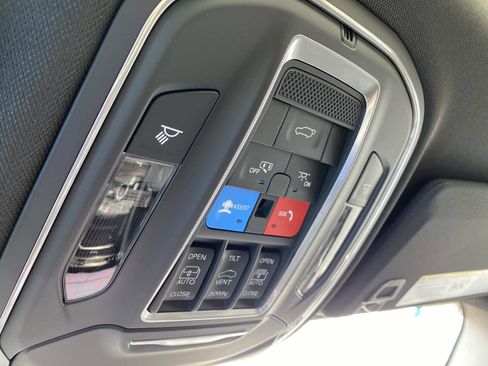 New 2026 Jeep Grand Cherokee Limited w/ Limited Altitude Package AWD/4WD image 15