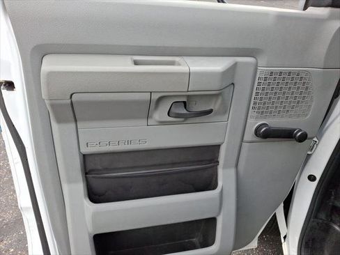 Used 2011 Ford E-350 and Econoline 350 Super Duty w/ Shuttle Bus Prep Pkg image 10