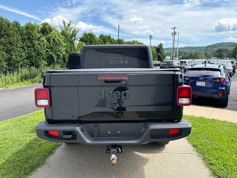 Used 2022 Jeep Gladiator Sport AWD/4WD image 5
