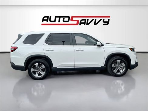 Used 2025 Honda Pilot EX-L image 8